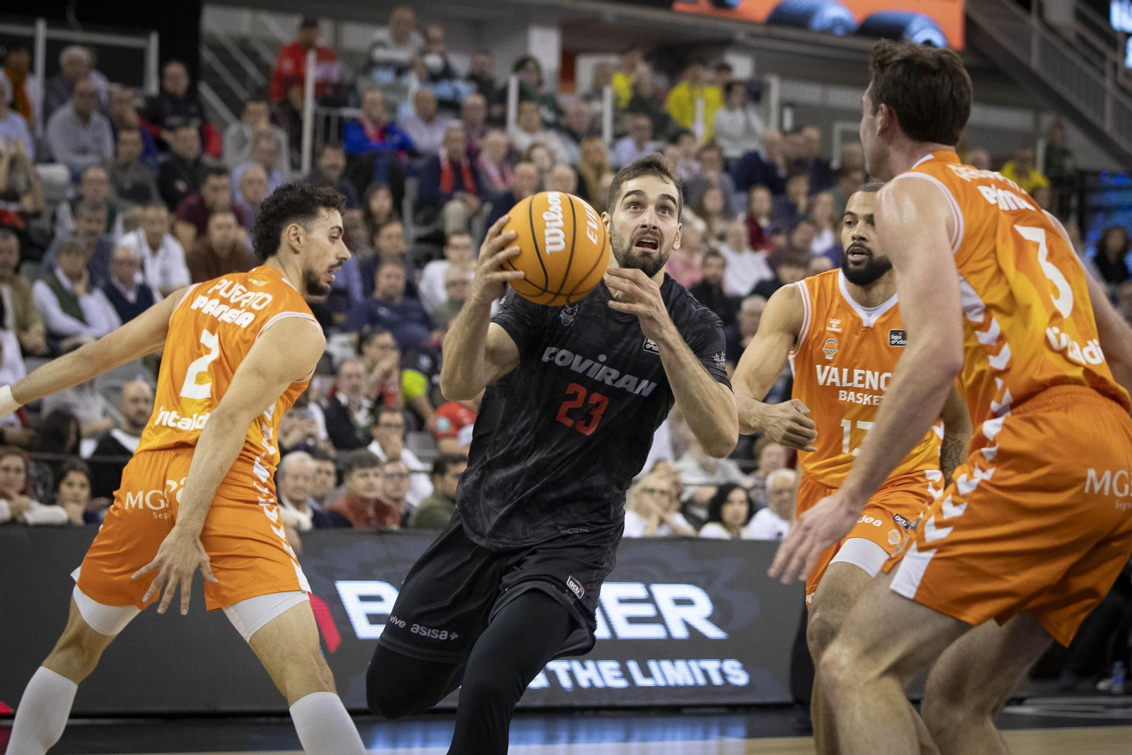 Las mejores imágenes de la victoria del Covirán Granada ante el Valencia Basket