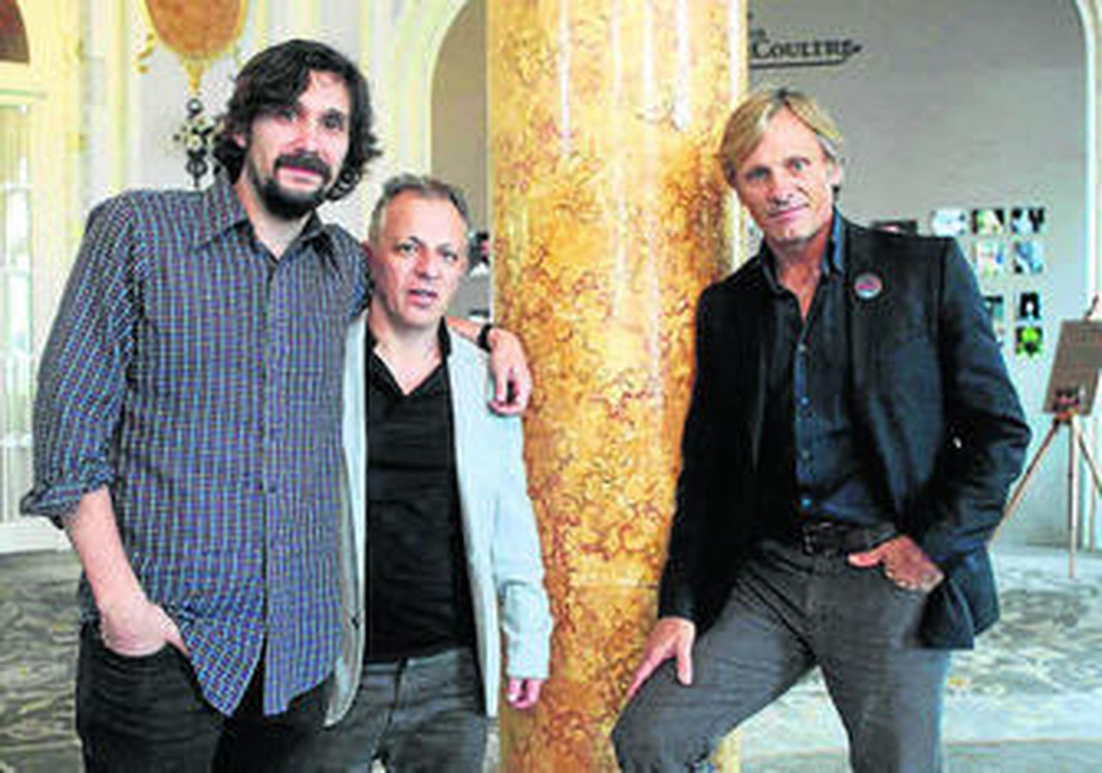 Lisandro Alonso, el productor Rémi Burah y Viggo Mortensen.