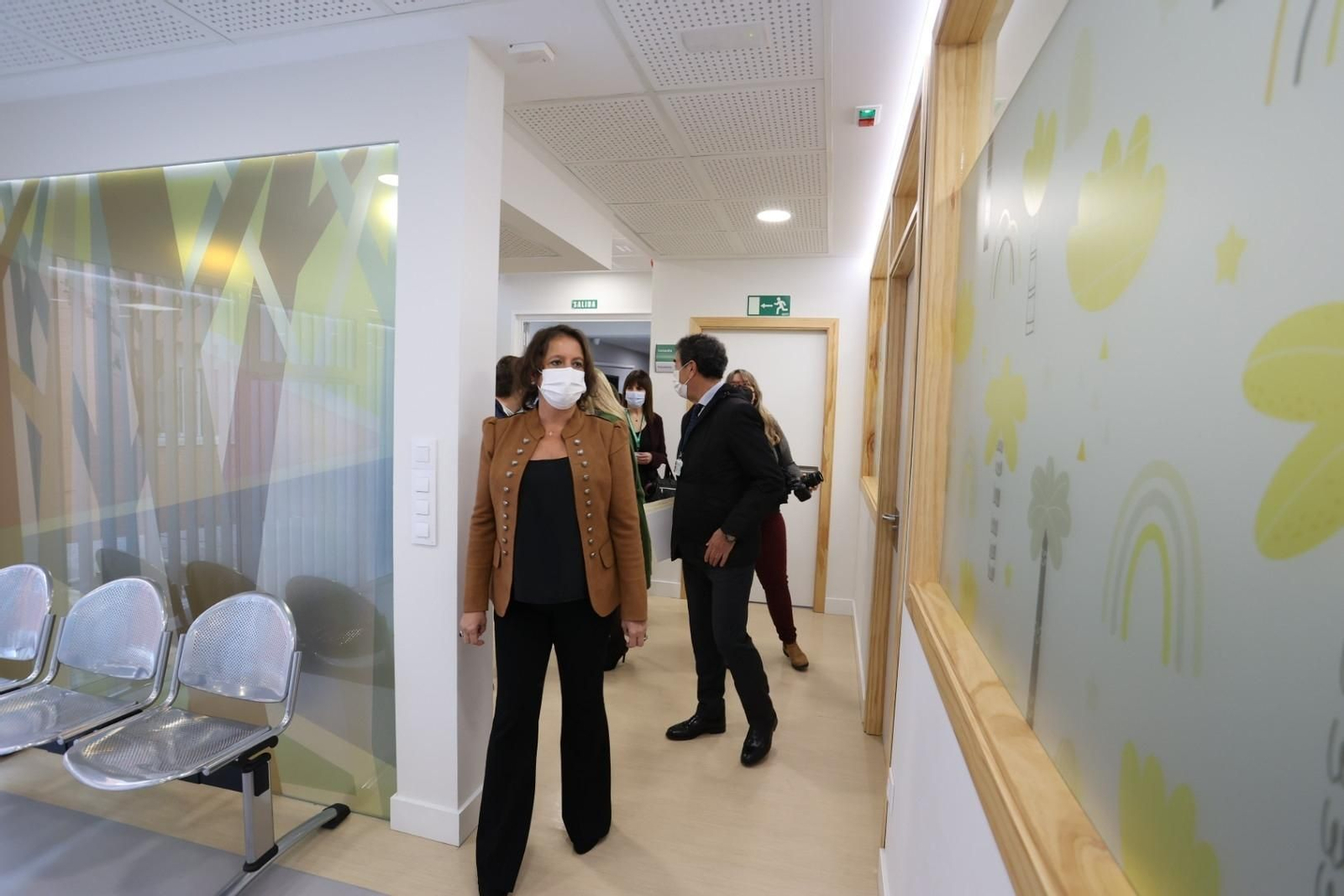 La consejera de Salud y Consumo de la Junta de Andalucía, Catalina García, visita la ampliación del centro de salud de San Benito.