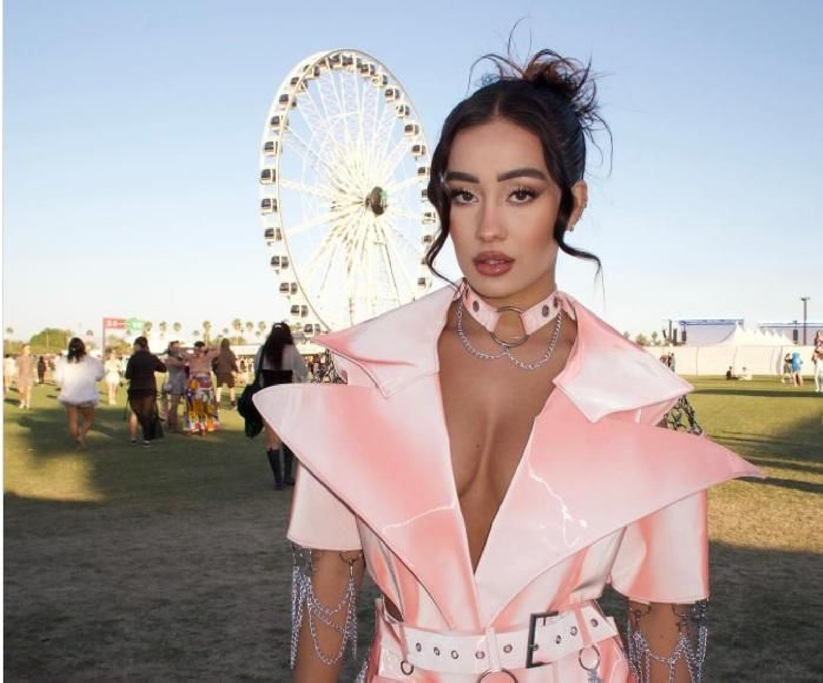 Si me fuera de festival este verano, me haría estos peinados boho: son fáciles, quedan bien y están de moda en 2025.