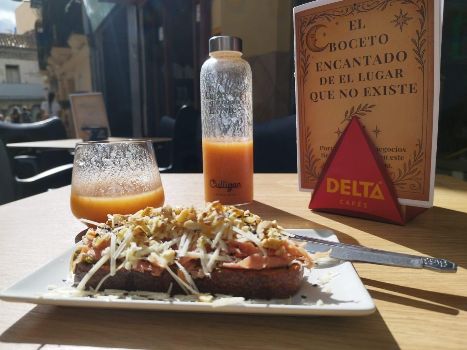 Desayuno en El Lugar que no Existe.