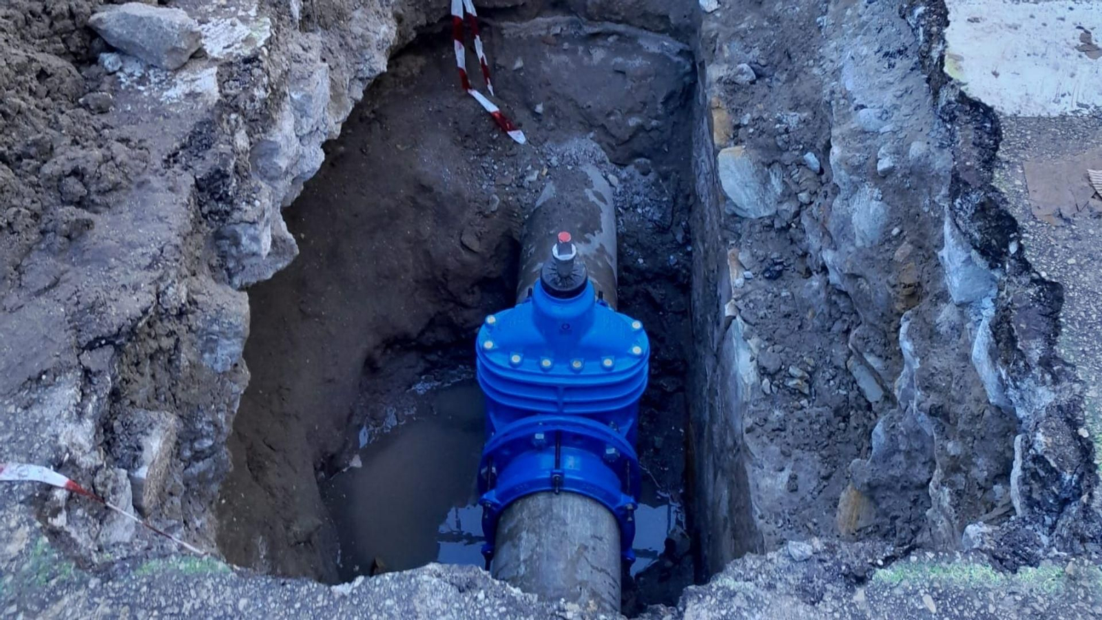 El proyecto incluye la división de la red en sectores y la colocación de nuevos puntos de control de la presión para mejorar la respuesta ante incidencias.