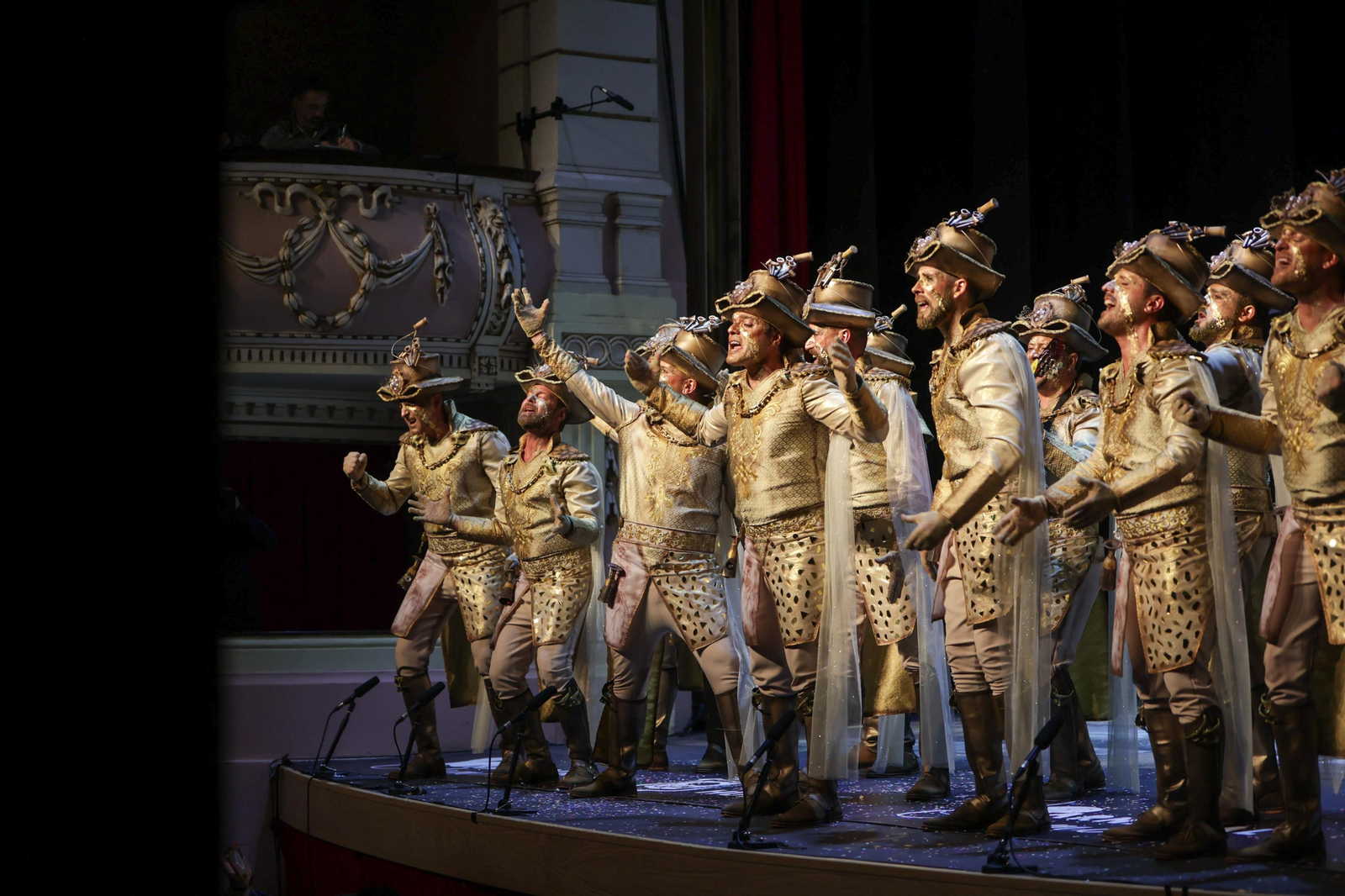Imágenes de la actuación de la comparsa de Bollullos Par del Condado "La Sacristía" en las semifinales del Carnaval Colombino