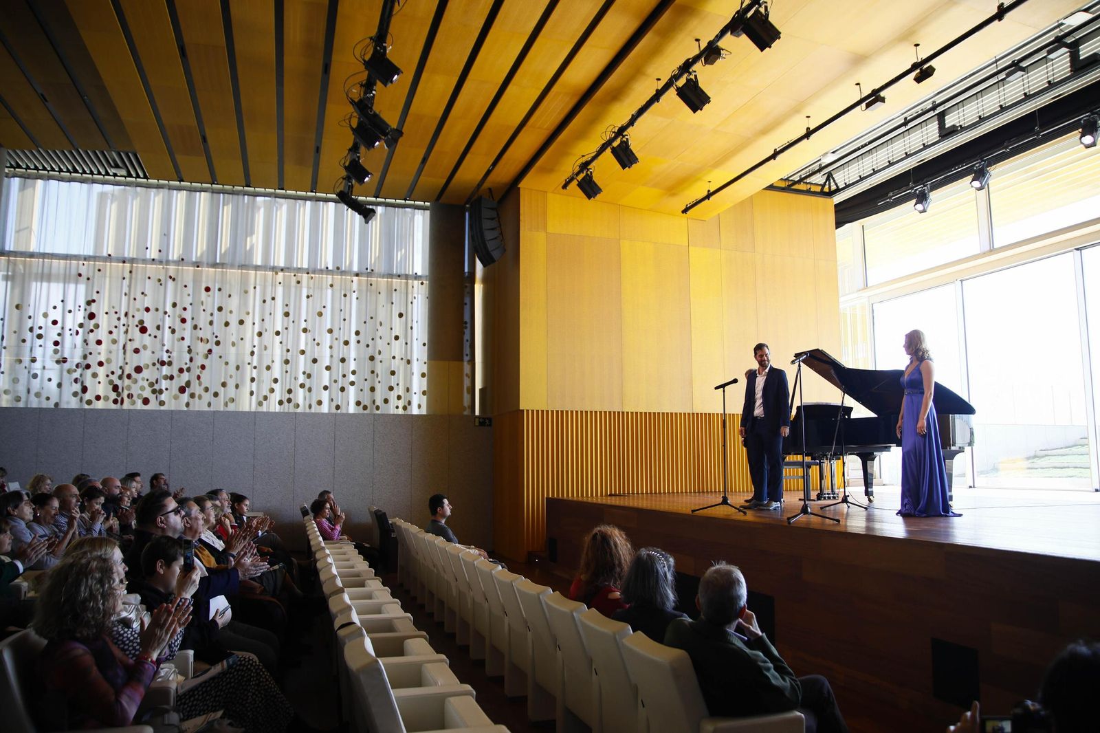 Imágenes del concierto de ópera y zarzuela de la OCAL en el auditorio de Cajamar en el PITA