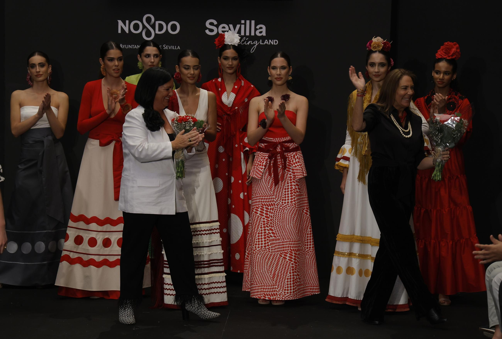 Emprende Lunares, el desfile de moda flamenca de DN Flamenca, que anticipa la Feria de Abril: todas las fotos.