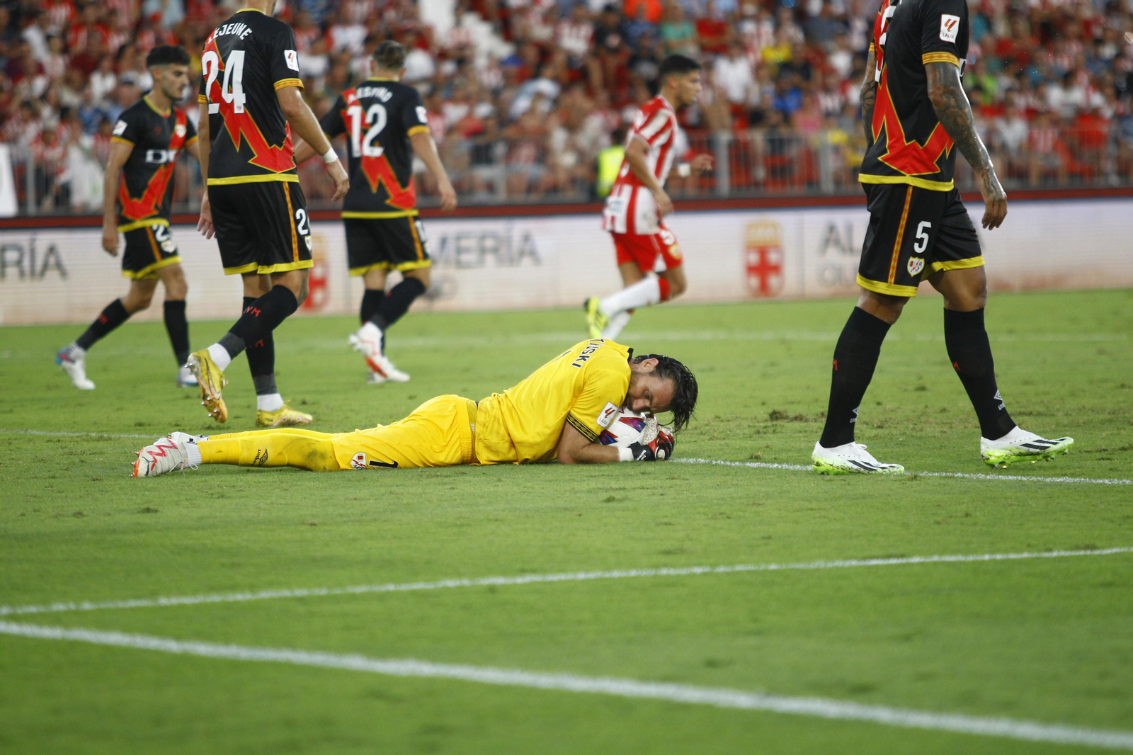 Imágenes del partido U.D. Almería-Rayo Vallecano