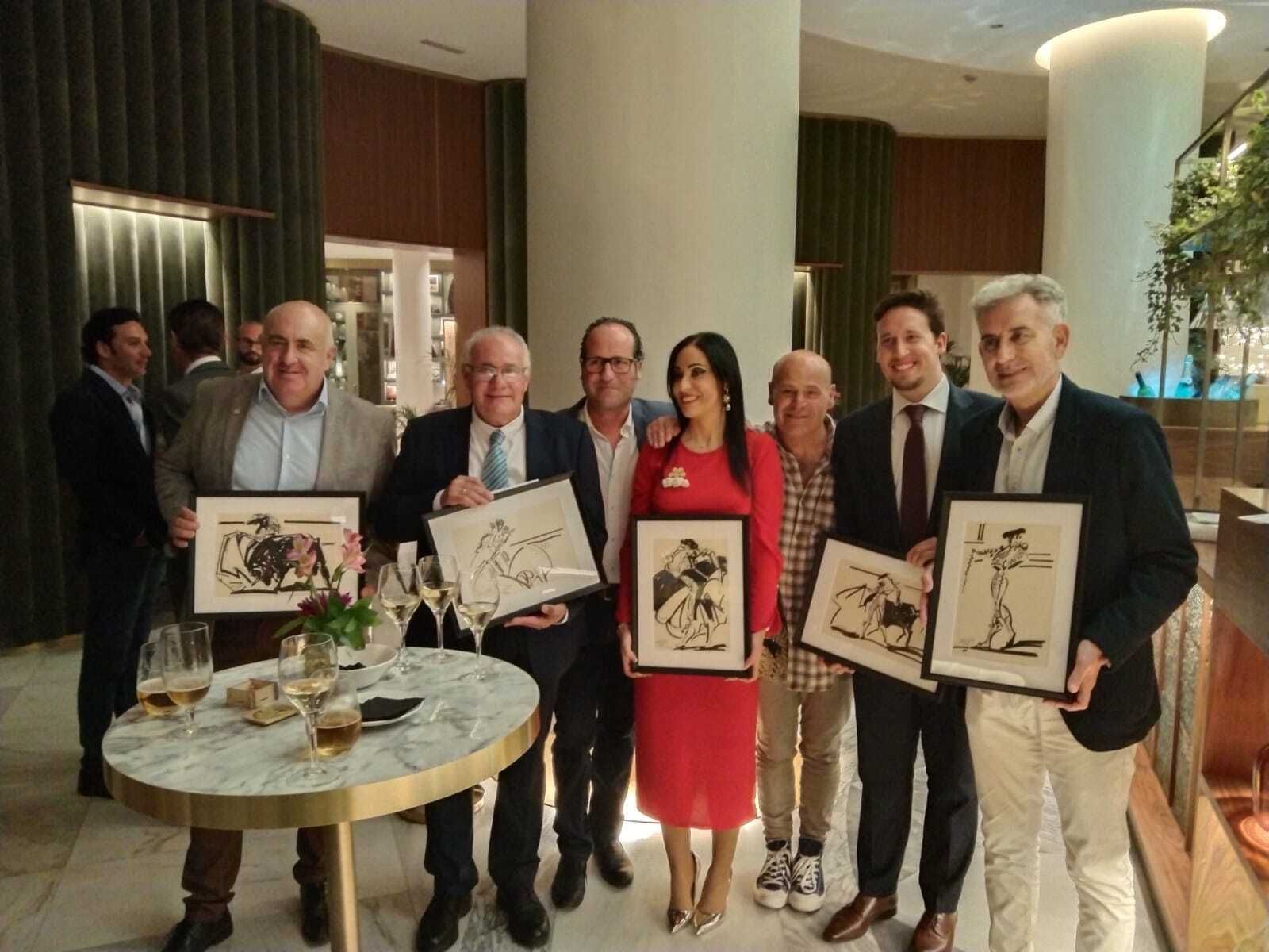 Entrega del premio de tauromaquia a Aroche.