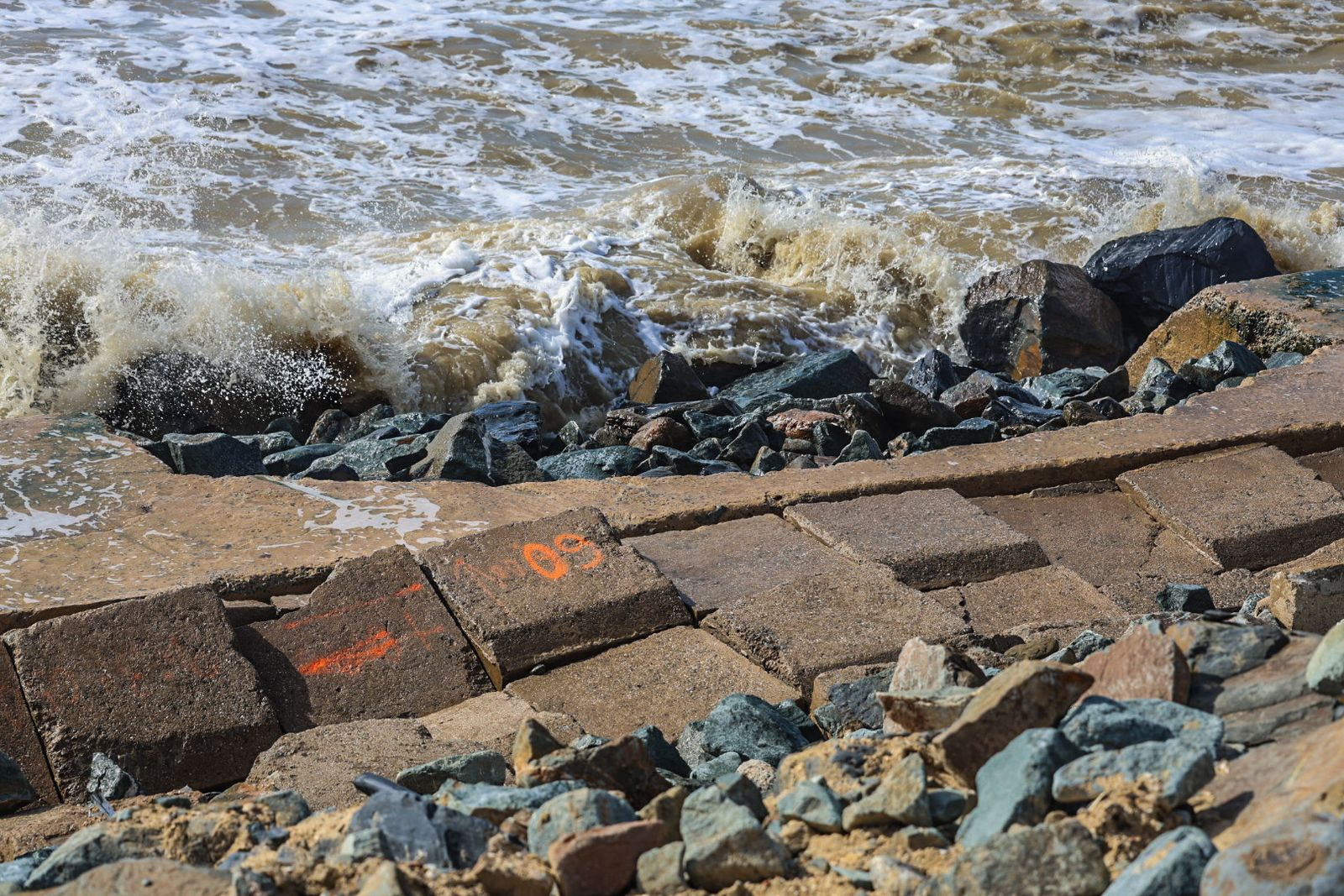 Fotografías del aporte de arena a la playa de Matalascañas