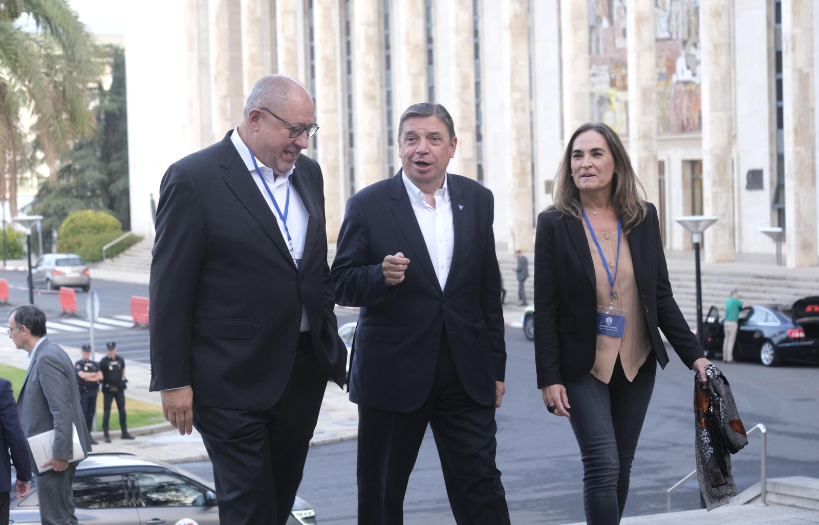 La visita de los ministros de la UE a la finca experimental de Rabanales en Córdoba, en fotografías
