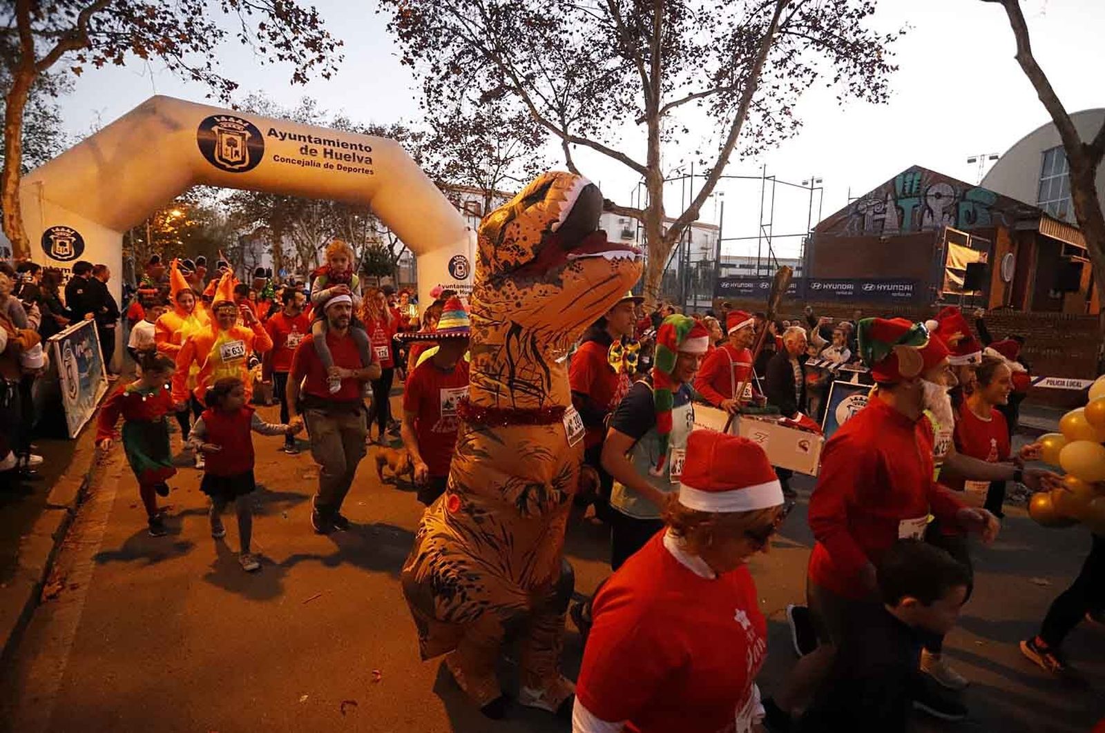 Imágenes de la carrera de San Silvestre en Huelva