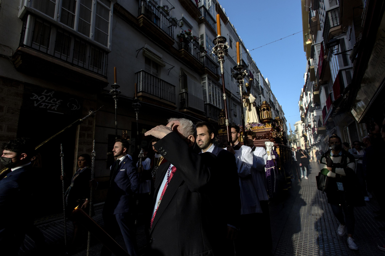 Imágenes del regreso del Nazareno del amor a  su templo en la Semana Santa de Cádiz 2022