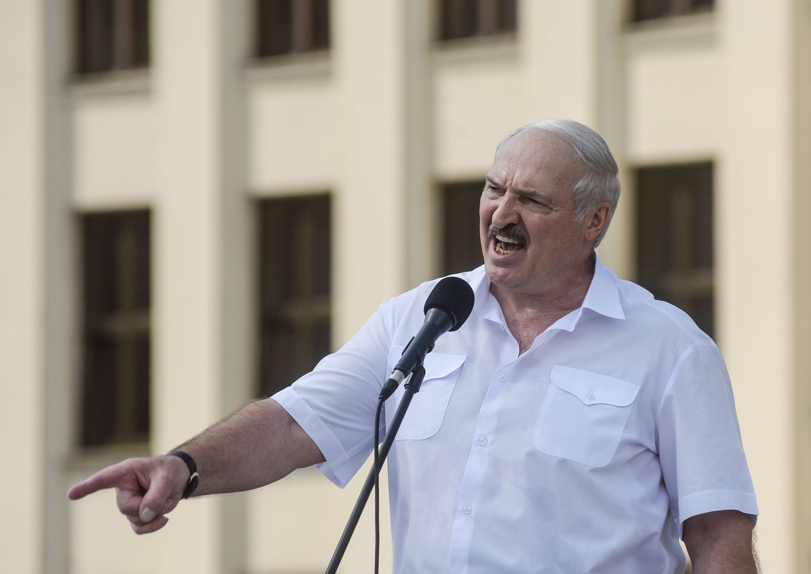 El presidente de Bielorrusia, Alexander Lukashenko, durante un discurso celebrado frente a la Casa del Gobierno, en la capital del país, Minsk.