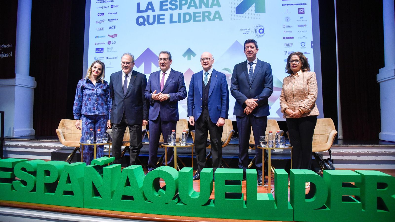 Los participantes en la sesión inaugural del Congreso celebrado en la Fundación Cajasol.