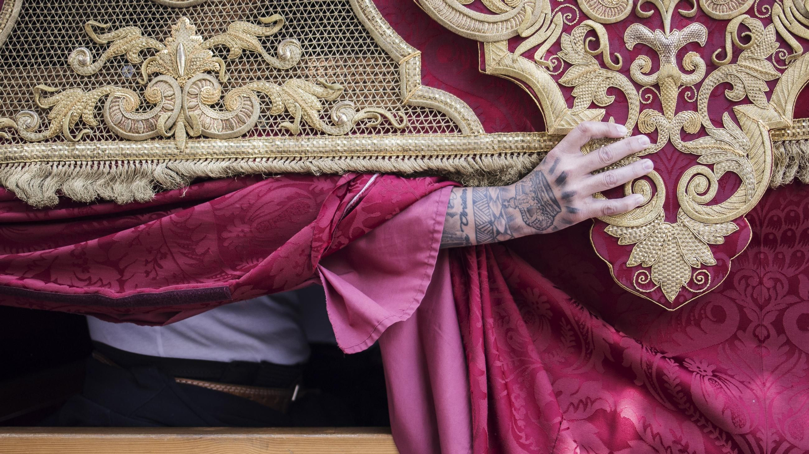 Imágenes de la Hermandad de la Clemencia en el Martes Santo de Jerez 2025