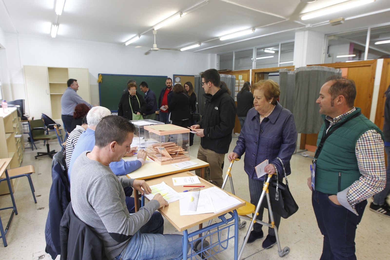 Así están votando los almerienses este 10N