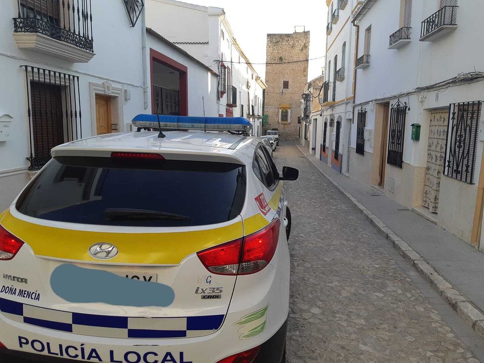 Un vehículo de la Policía Local de Doña Mencía.
