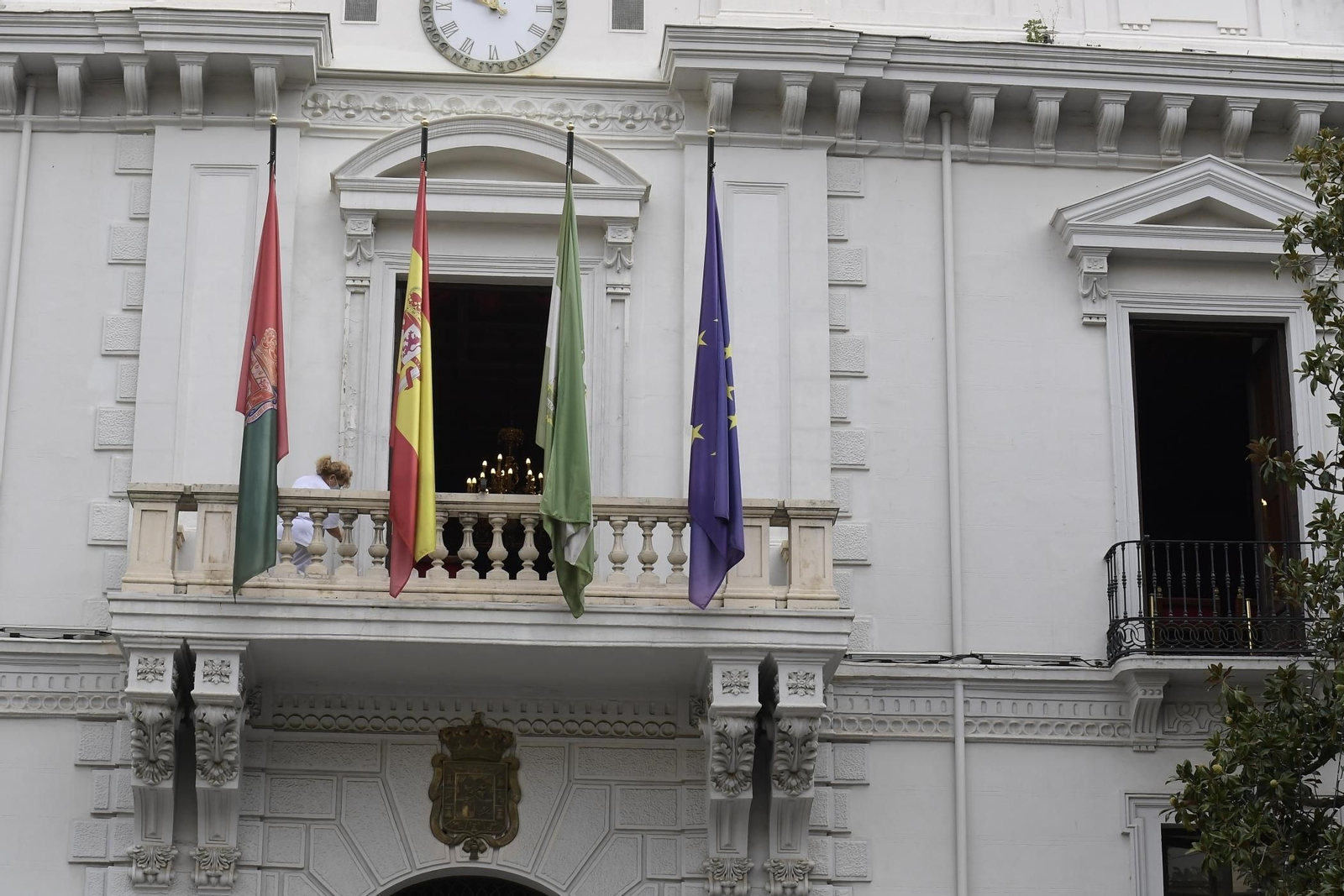 El Ayuntamiento de Granada suma dos positivos más en Alcaldía