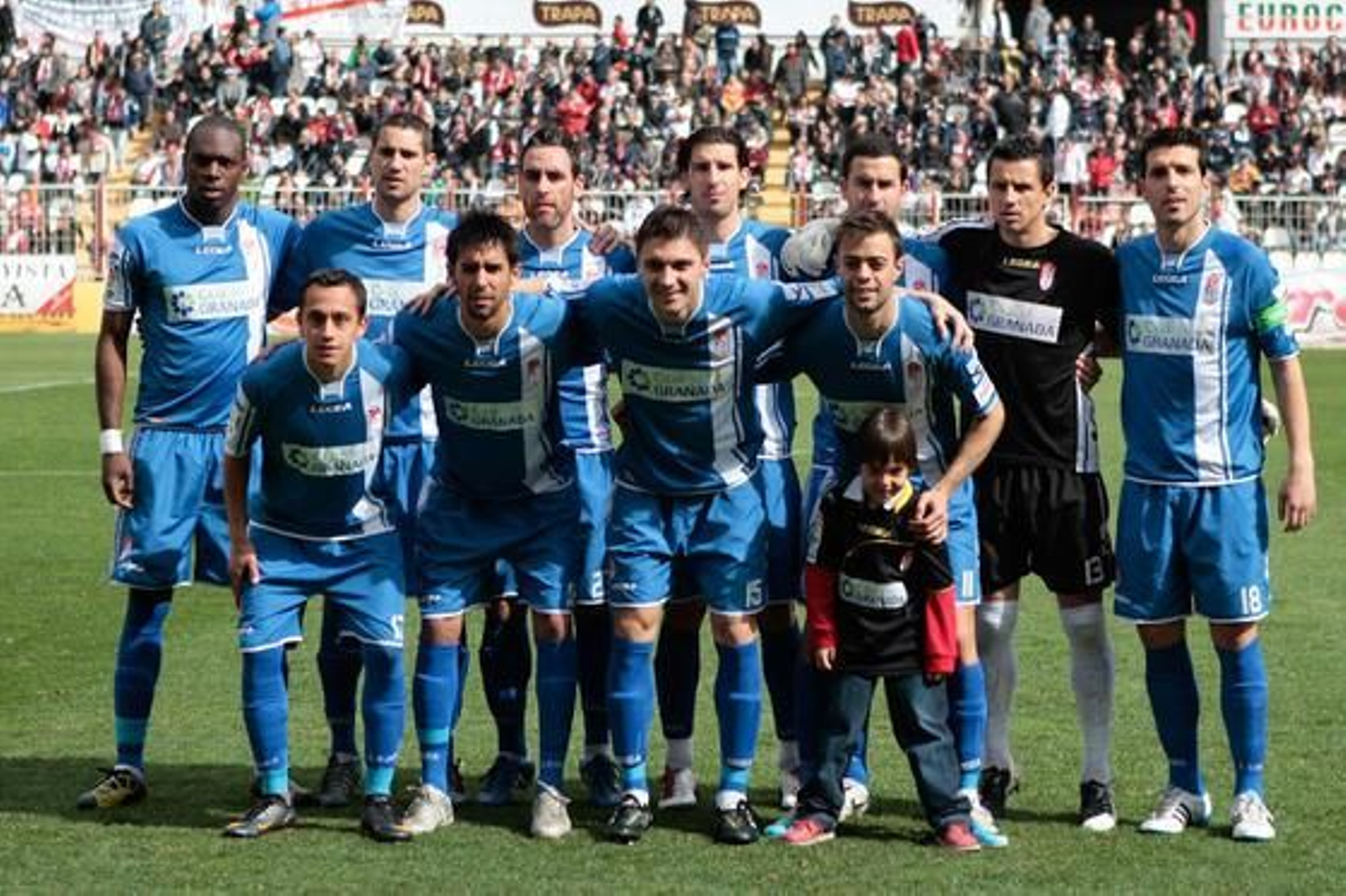 El Granada se trae un empate del campo del líder de Segunda, el Rayo Vallecano (1-1). / LOF
