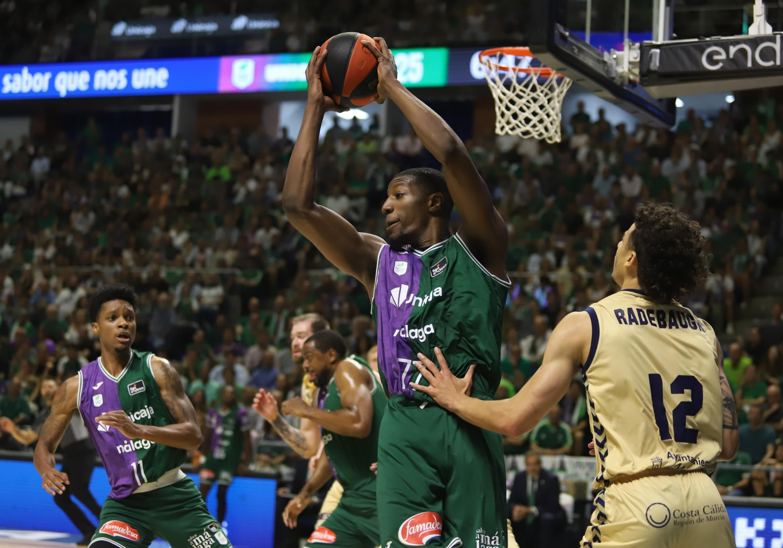 El quinto partido entre el Unicaja y el UCAM Murcia, en imágenes