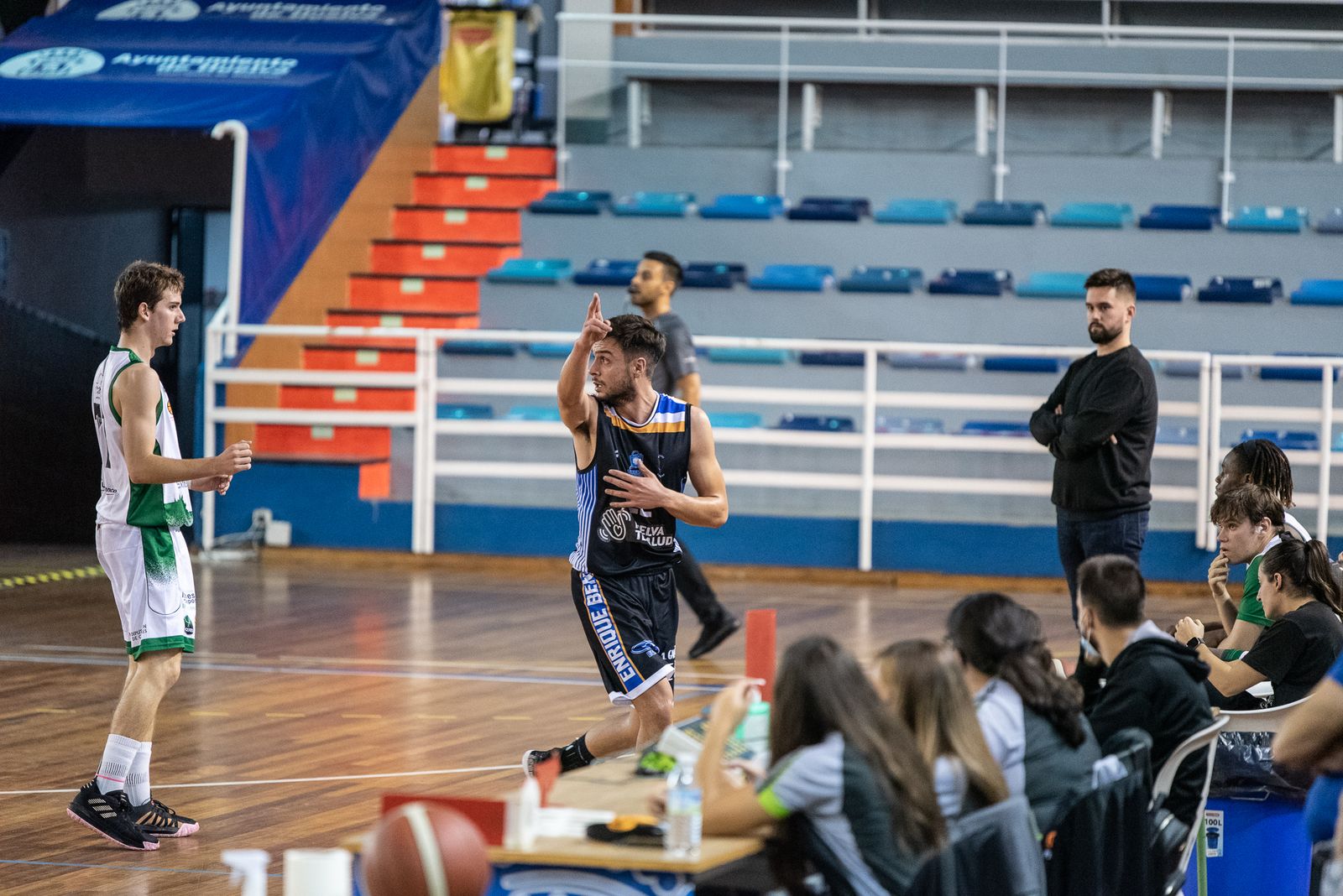 Baloncesto: Imágenes del Huelva Comercio - Extremadura