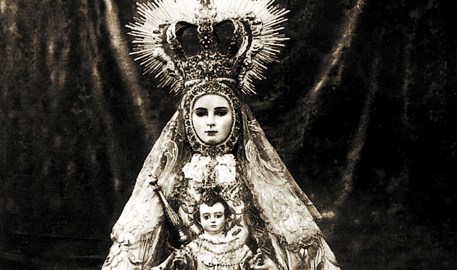 1943 hace 75 añosBendición de la nueva imagen de la Patrona de Cádiz