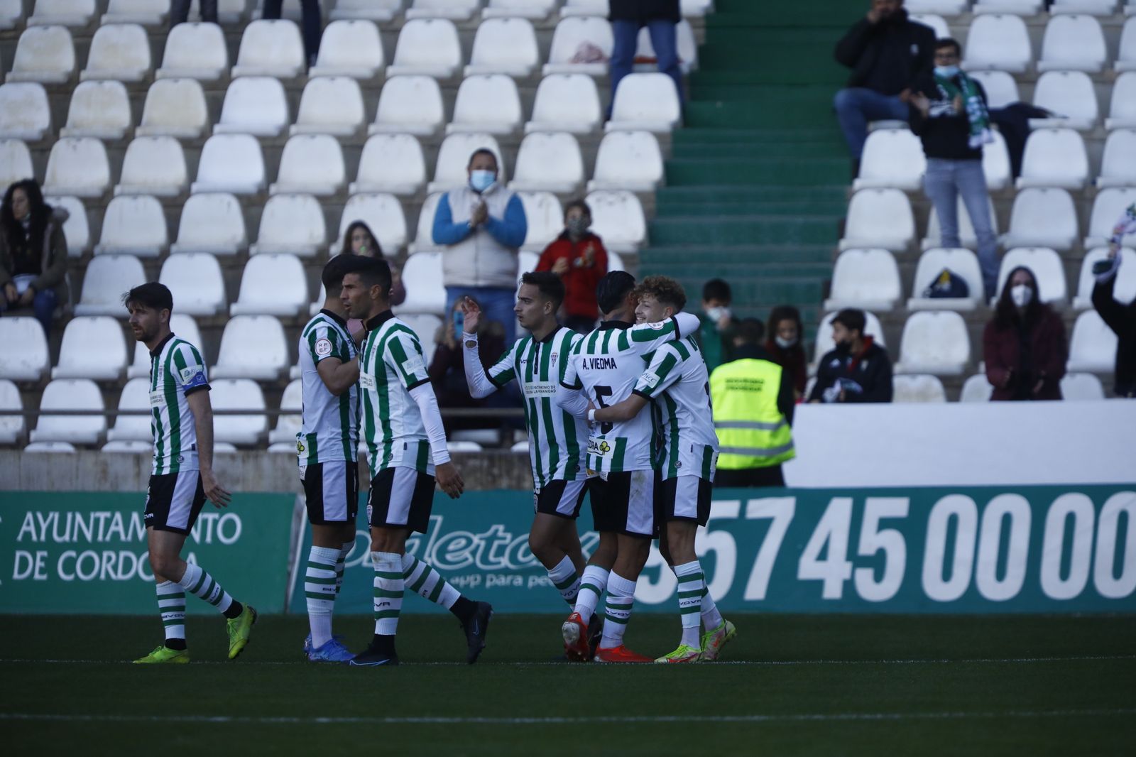 Las imágenes del triunfo del Córdoba CF ante el Panadería Pulido