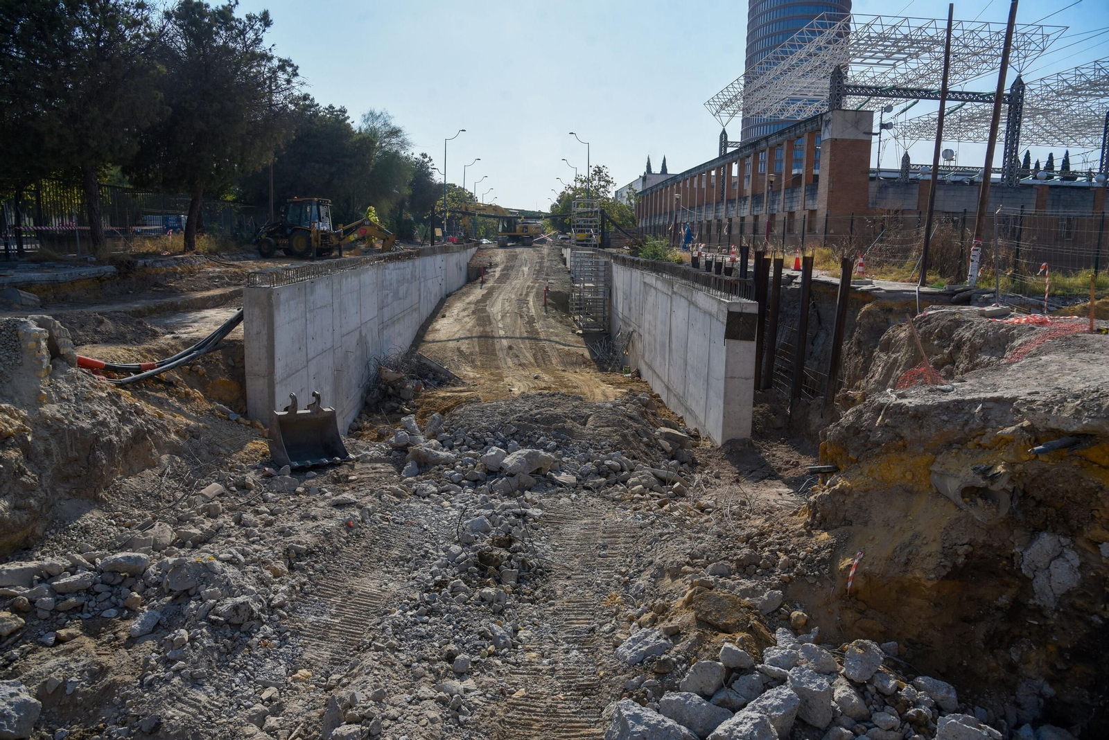 Estas son las obras del carril Bus VAO Sevilla-Salteras que afectan a la avenida Carlos III de la Cartuja