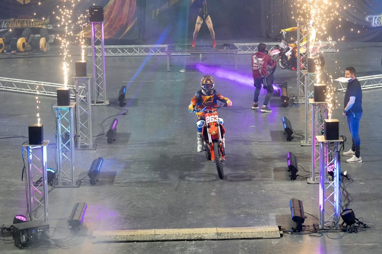 En imágenes: el Soloflow Freestyle enamora en Jaén con acrobacias y espectáculo en estado puro