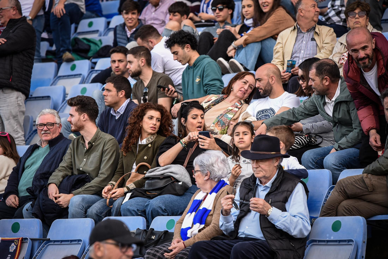 Imágenes de la afición en el Recreativo - Granada