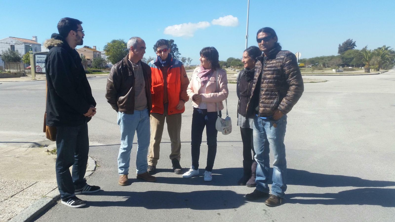 Luis Miguel Benítez, en el centro de la foto, durante una visita municipal a Doña Blanca hace unos años.