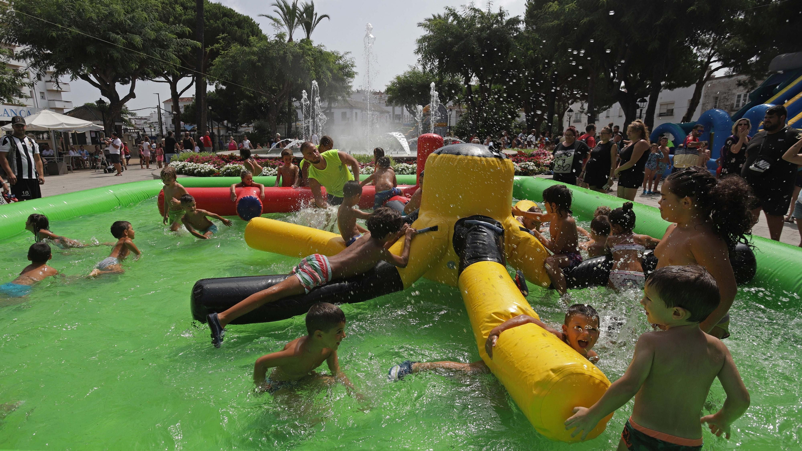 Fotos de la Fiesta del Agua en San Roque