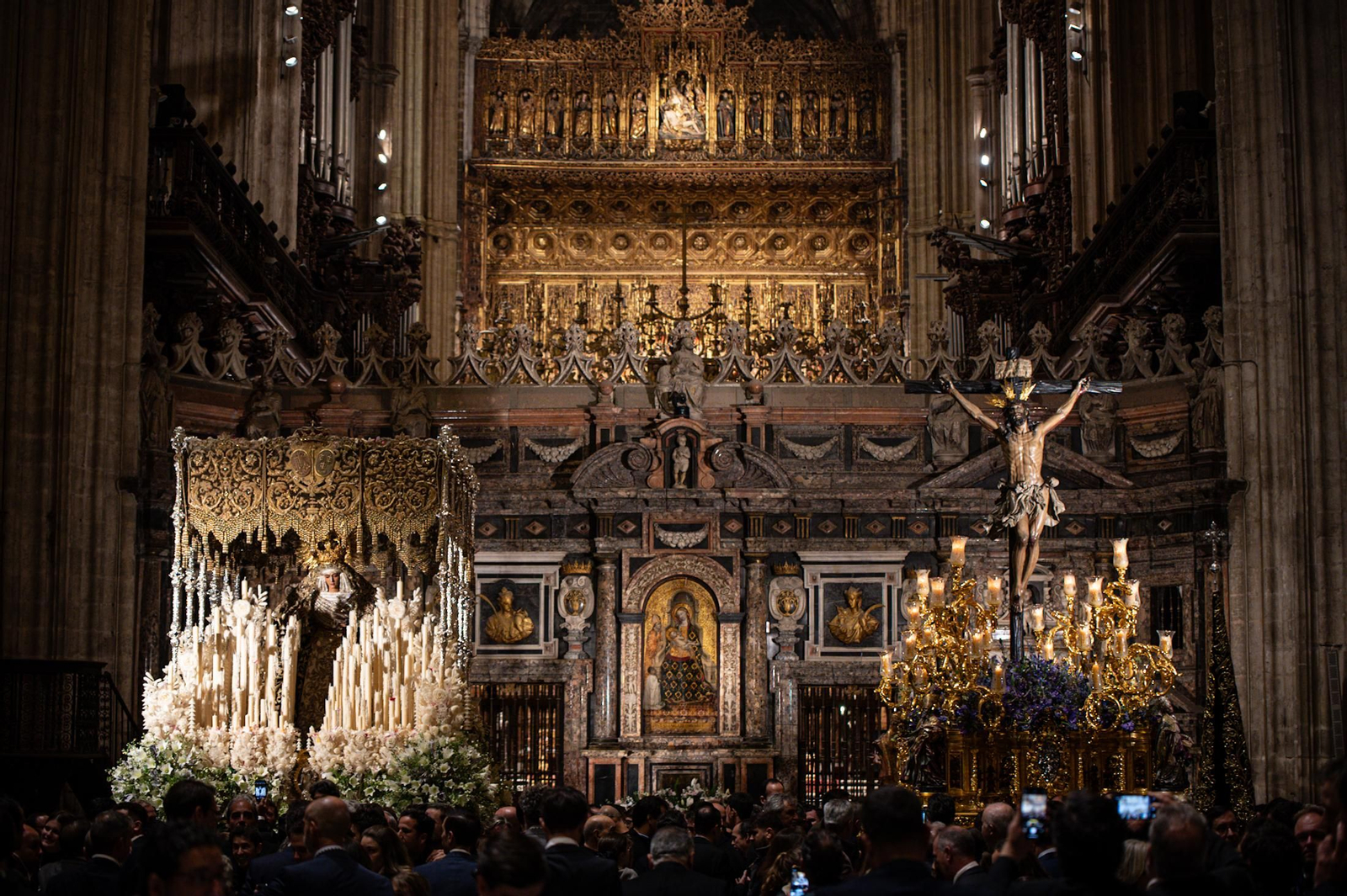 El Cachorro en el interior de la Catedral, todas las fotos