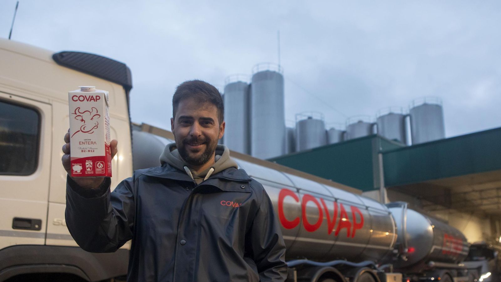 Javier Olmo, ganadero de vacuno de leche de COVAP.