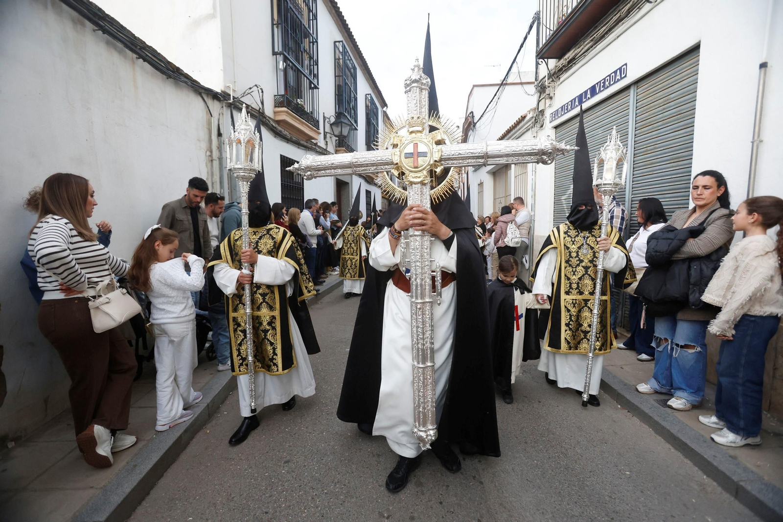 La procesión del Cristo de Gracia en este Jueves Santo de Córdoba, en imágenes