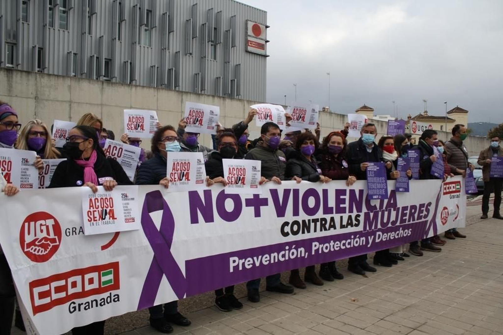 Fotos: las imágenes de la mañana del Día Internacional por la Eliminación de la Violencia Contra las Mujeres en Granada
