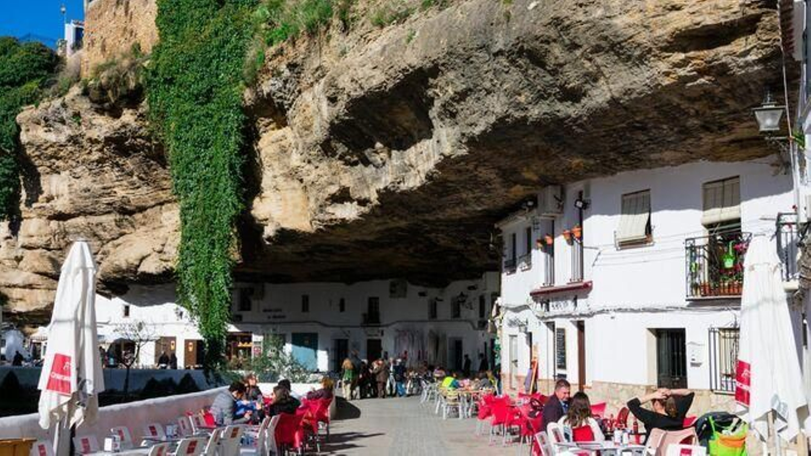 Casas enclavadas en la roca