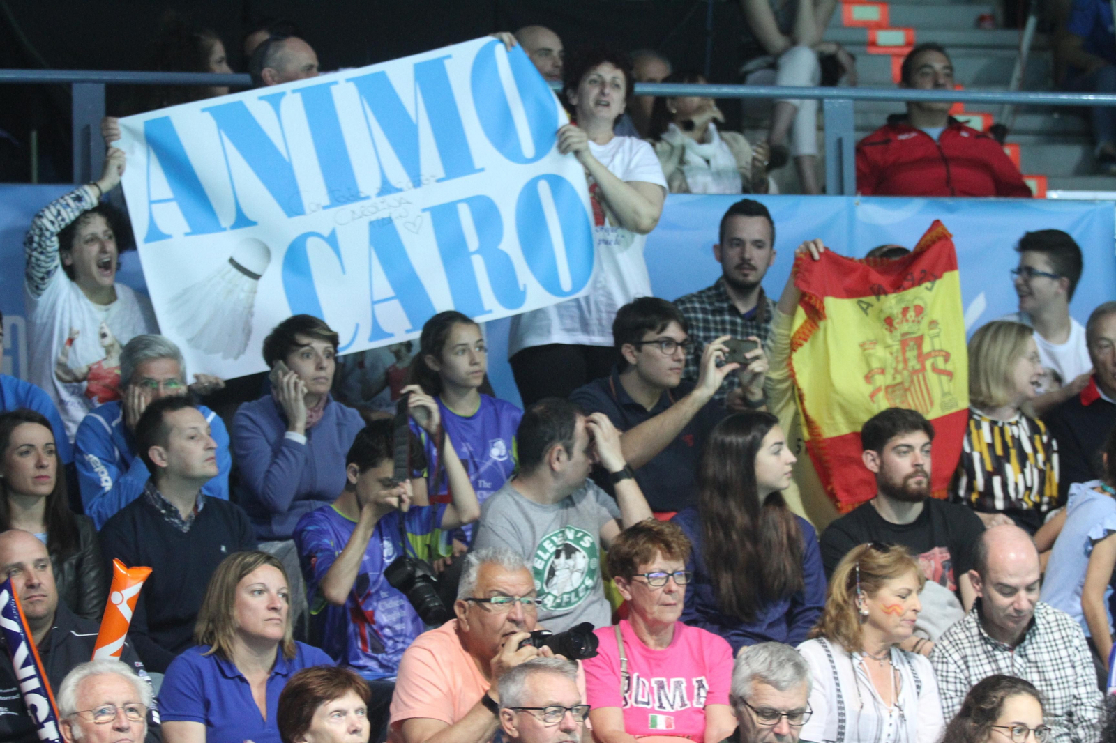Las gradas del pabellón Carolina Marín se llenaron para ver ganar el oro a la onubense.