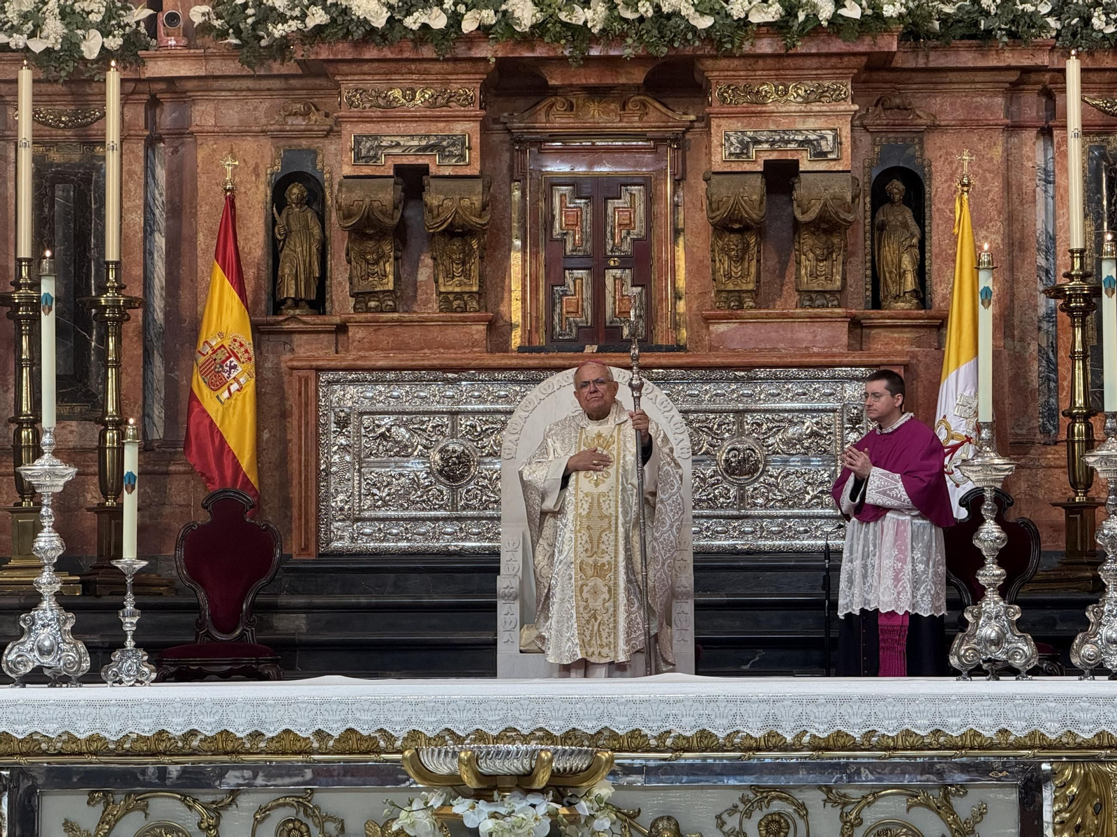 La misa en la Catedral de Córdoba por el eterno descanso del papa Francisco