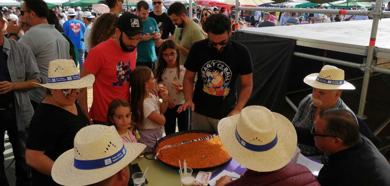 Búscate en el concurso de paellas de Puerto Real