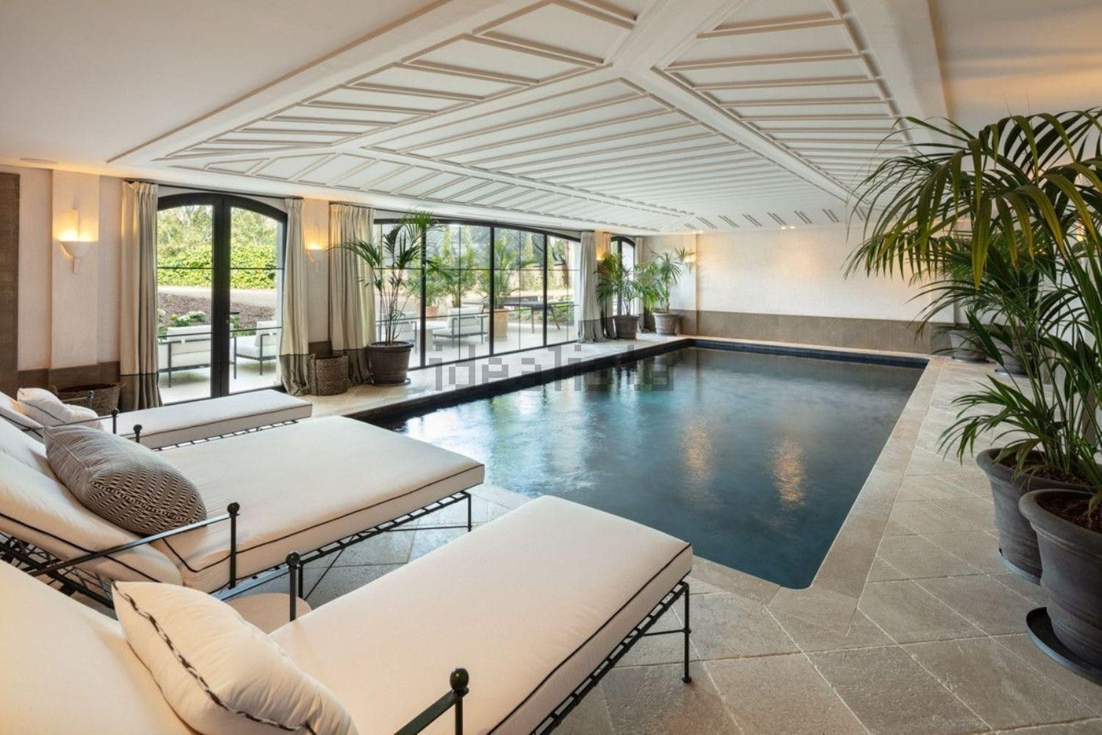 Piscina climatizada Así es por dentro la vivienda de lujo más a la venta en Málaga: 35 millones