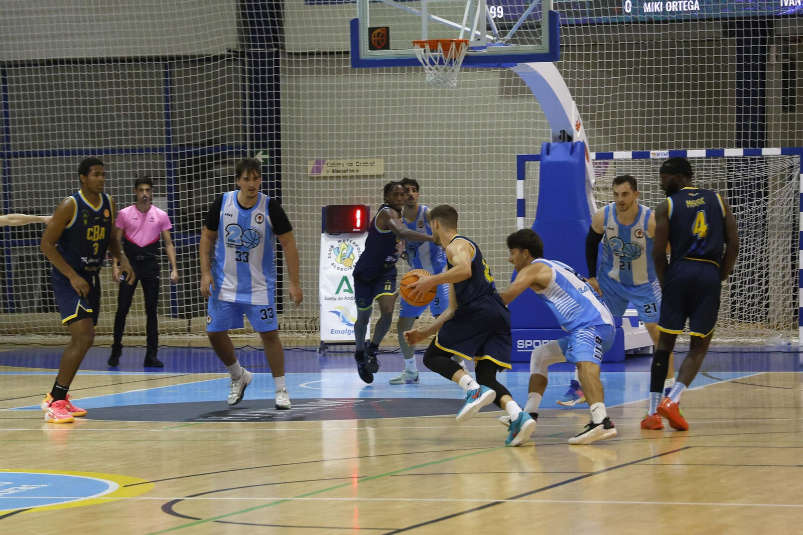Un lance del CB Algeciras - ULB de la final de la Copa Diputación.