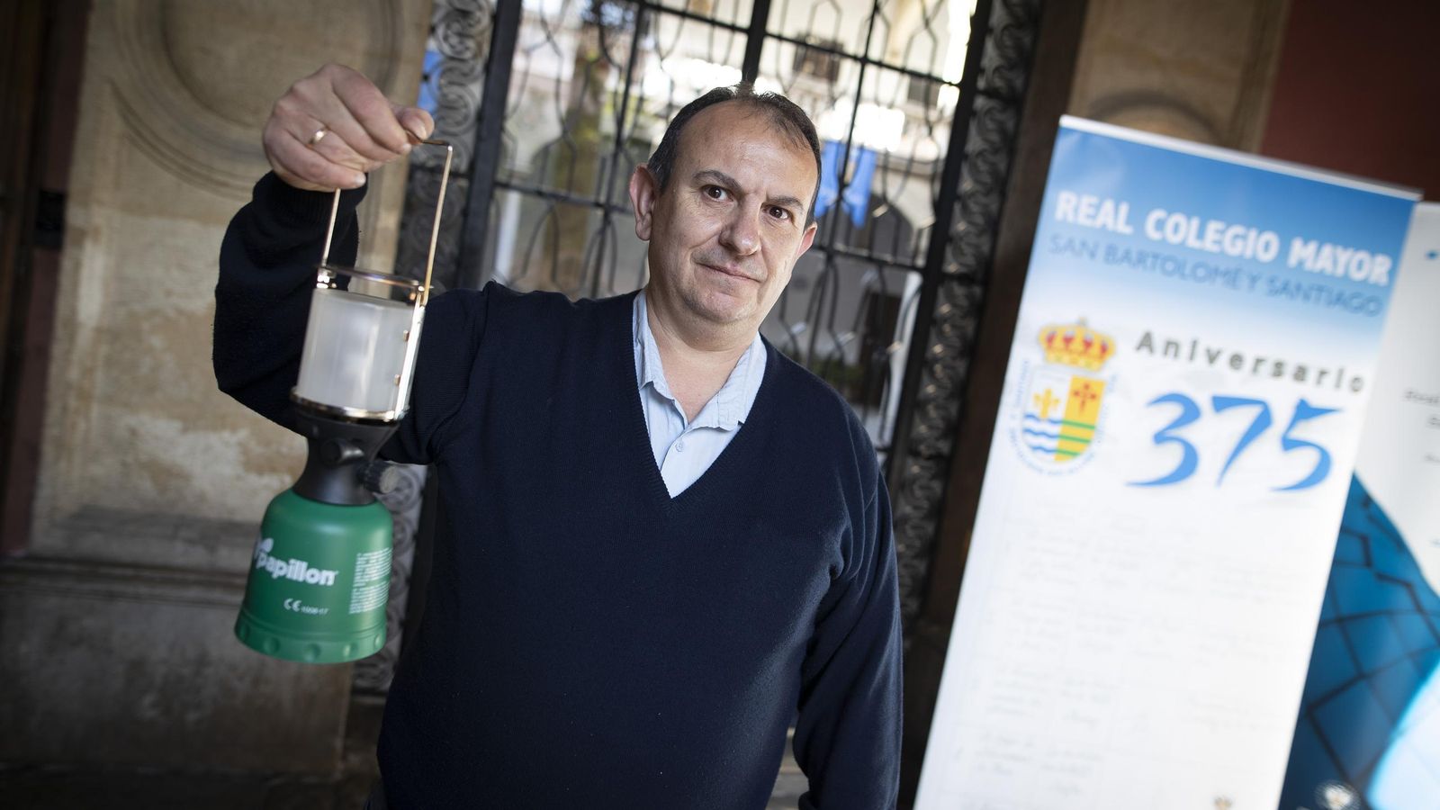 Lamparita que hizo el apaño en el Colegio Mayor San Bartolomé y Santiago.