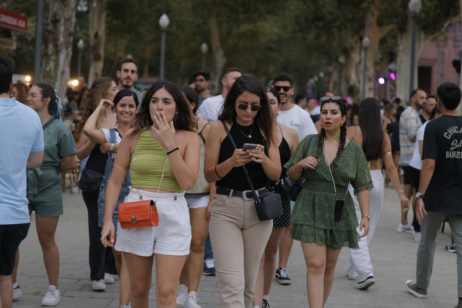 Búscate en las fotos del concierto de Bizarrap