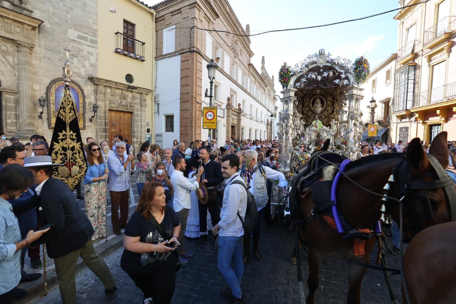 La salida de la Hermandad del Rocío de Jerez, en imágenes