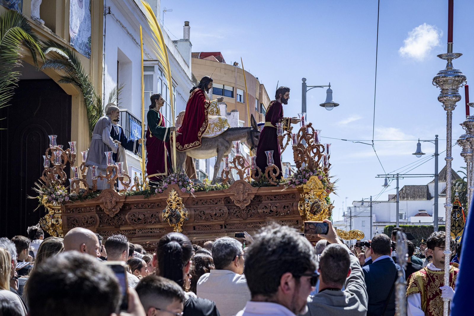 Las imágenes de la hermandad de Cristo Rey (Borriquita) en la Semana Santa de San Fernando 2025