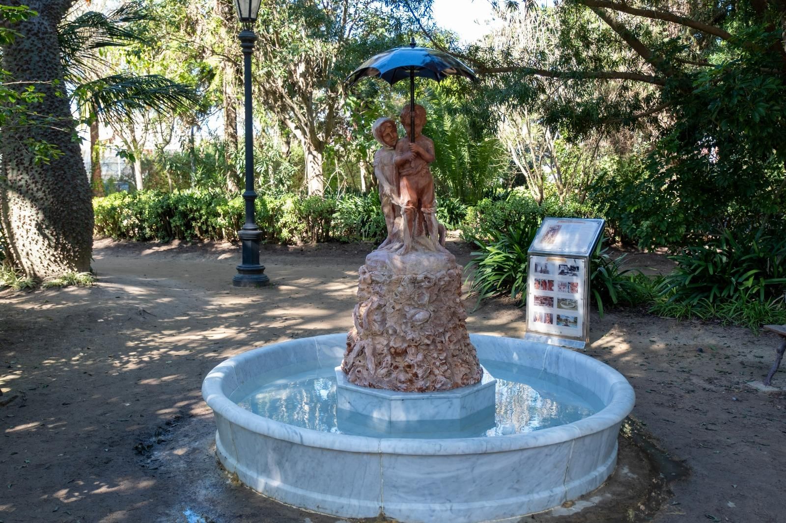 El original de 'Los niños del paraguas' sigue a la espera de exhibirse en su nuevo hogar en Cádiz