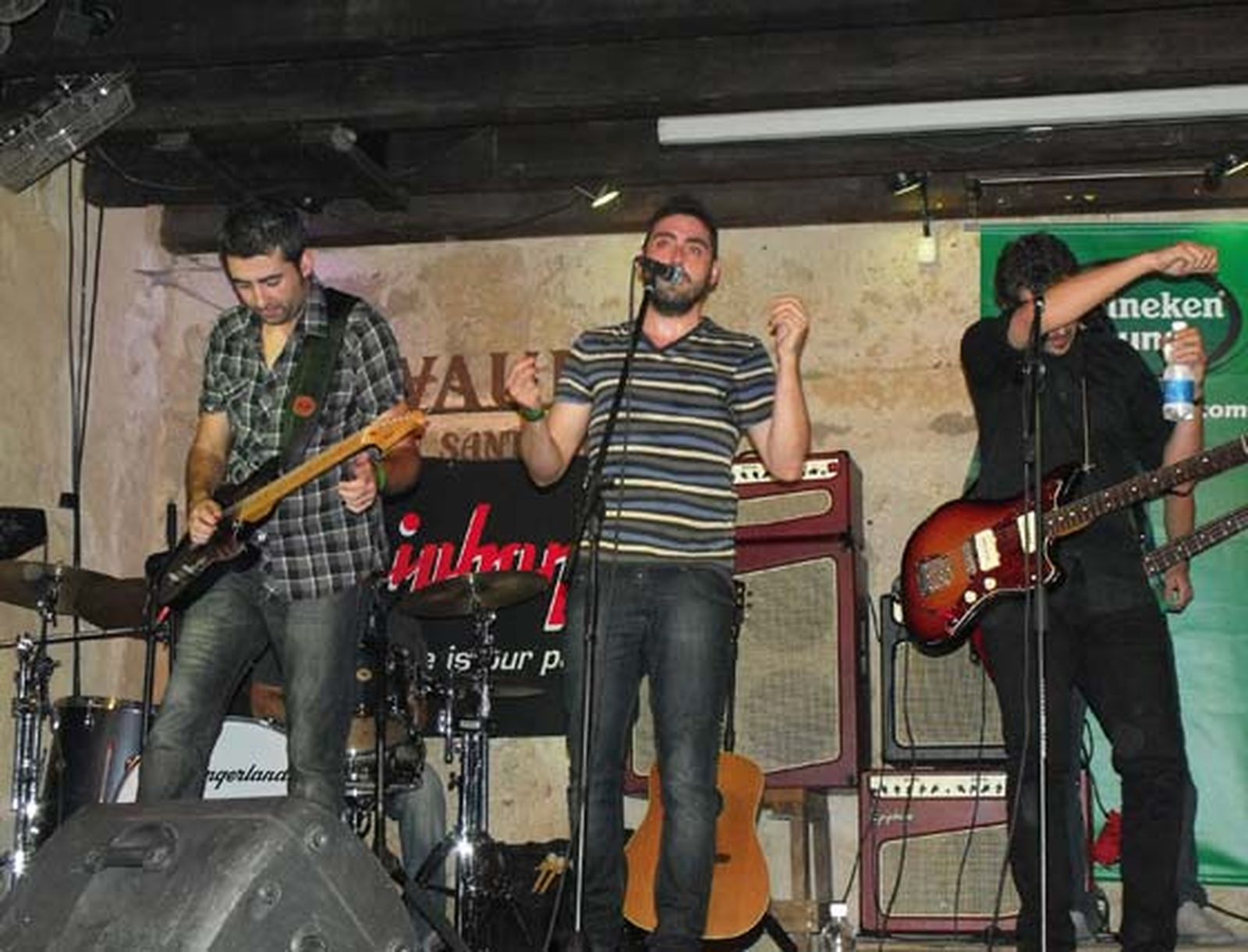 Diversos espacios de El Puerto acogen conciertos de grupos de música independiente durante las tardes del Monkey Week. 

Foto: E.G.A.