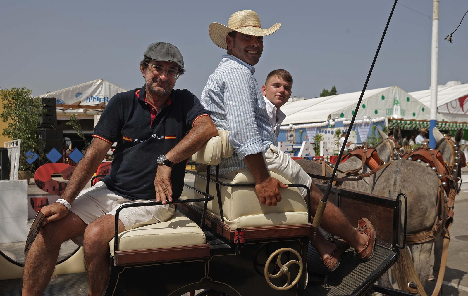 Búscate en las fotos del Domingo Rociero en la Feria Real de San Roque 2025
