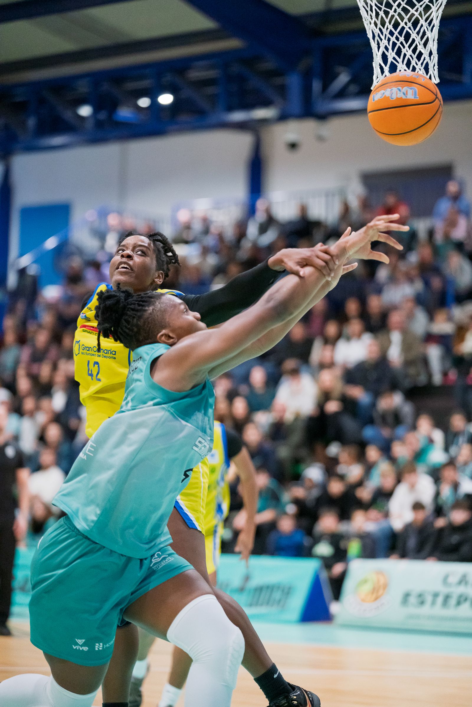 Esencial victoria del CAB Estepona ante el Spar Gran Canaria (80-64)