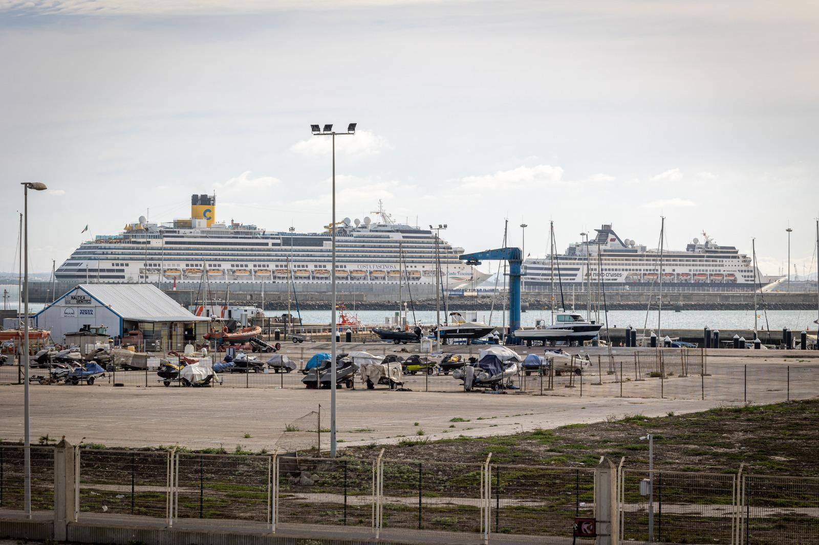 Turistas y cruceros este martes en Cádiz